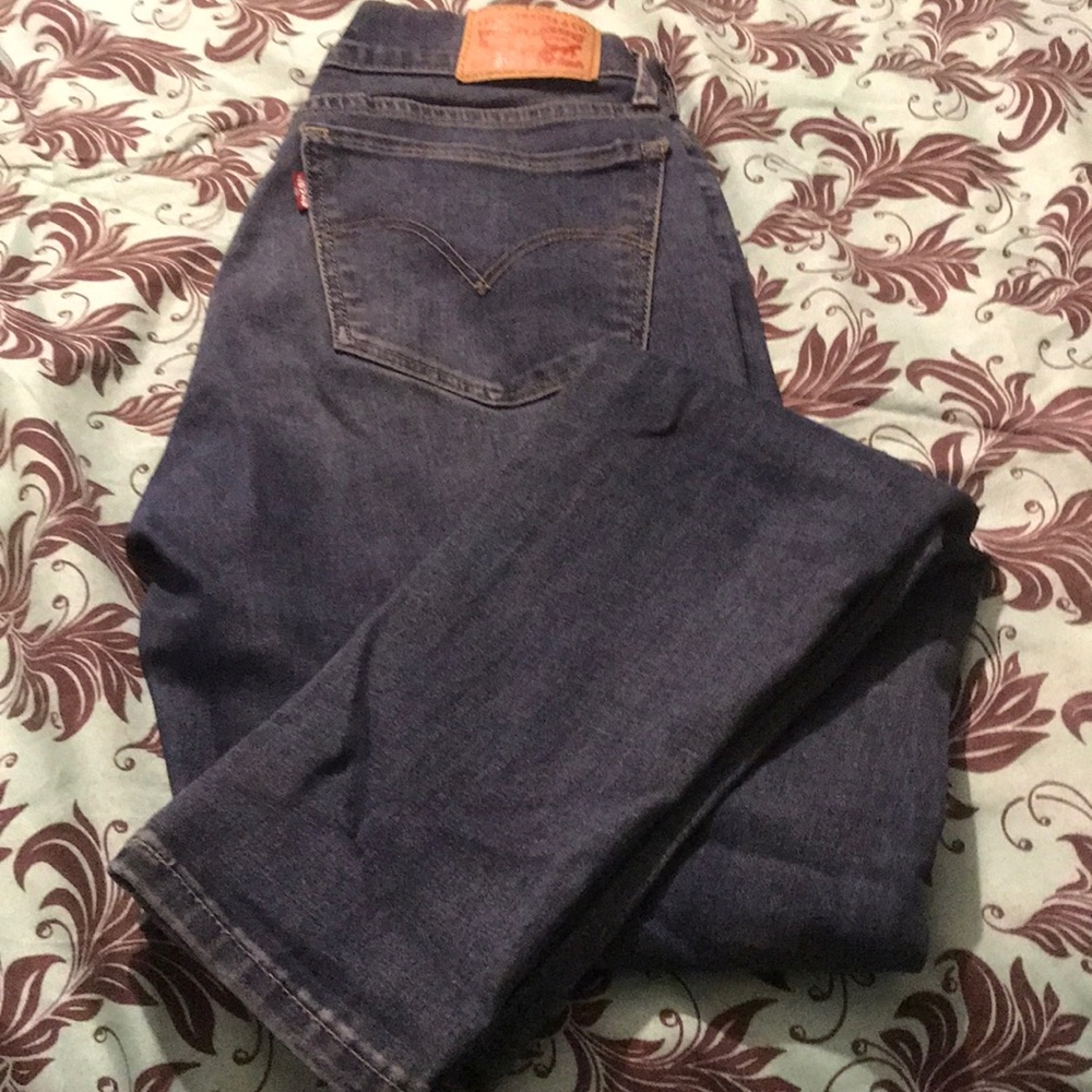 Levi’s - Picture 2 of 3